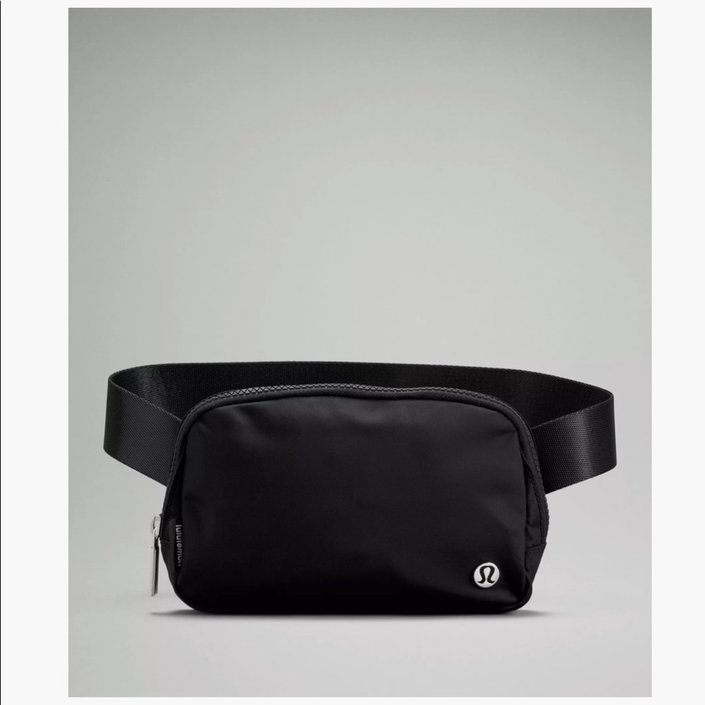 Lululemon Everywhere Bag - Black!!! NWT.